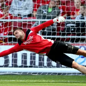 Bristol City FC: Richard O'Donnell Warming Up Ahead of Derby County Clash at Ashton Gate
