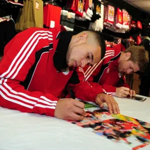 Bristol City FC: Season 10-11 - Unveiling New First Team Members: Player Signing Appearance Bristol City FC: Season 10-11 - Unveiling New First Team Members: Player Signing Appearance