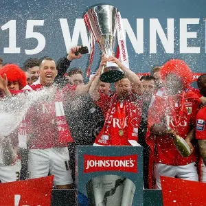 Bristol City FC Johnstones Paint Trophy Print Bristol City FC Johnstones Paint Trophy Print