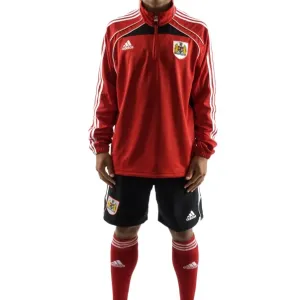 Bristol City First Team: 09-10 New Kit - A Fresh Look for the Robins