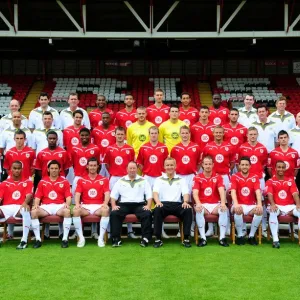 Bristol City First Team: 09-10 Unified Season Photo - Team Image