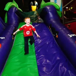 Bristol City First Team: Cty Redz Christmas Party - Holiday Cheer (Season 11-12) Bristol City First Team: Cty Redz Christmas Party - Holiday Cheer (Season 11-12)