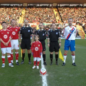 Season 08-09 Framed Print Collection: Bristol City V Crystal Palace