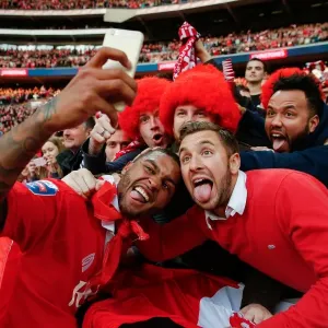 Bristol City FC Celebrates Johnstones Paint Trophy Win Print