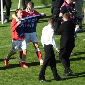 Bristol City Footballers Luke Freeman and Aaron Wilbraham Exit Tunnel, Ready to Celebrate Victory Against Coventry City (180415) Bristol City Footballers Luke Freeman and Aaron Wilbraham Exit Tunnel, Ready to Celebrate Victory Against Coventry City (180415)