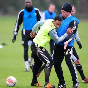 Bristol City: Manager Derek McInnes and Player Nicky Maynard Clash in Training Session, January 2012