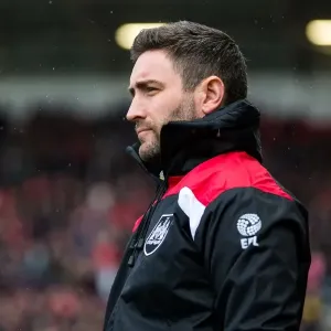 Bristol City Manager Lee Johnson's Focus at Ashton Gate vs Burton Albion (04/03/2017)