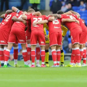 Bristol City Players Huddle Before Ipswich Town Showdown, Sky Bet Championship 2015