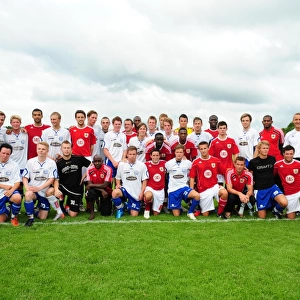 Bristol City Players and Vallens Players have a team photo together
