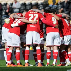 Bristol City Team Huddle at KC Stadium during Hull City vs. Bristol City Championship Match, 2016