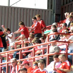 Season 10-11 Collection: Barnsley v Bristol City