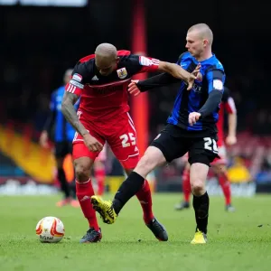 Bristol City vs Barnsley: Marvin Elliott Holds Off Ryan Tunnicliffe