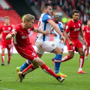 Bristol City vs Blackburn Rovers: Taylor Moore vs Craig Conway Clash in Championship Match Bristol City vs Blackburn Rovers: Taylor Moore vs Craig Conway Clash in Championship Match