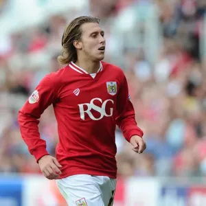 Bristol City vs Brentford: Luke Freeman in Action at Ashton Gate, 2015