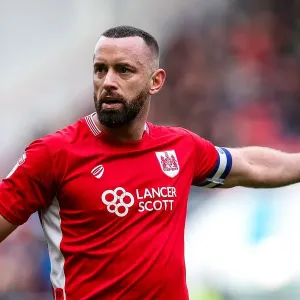 Bristol City vs Burton Albion: Aaron Wilbraham in Action at Ashton Gate, Sky Bet EFL Championship