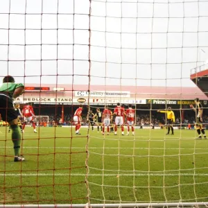Bristol City vs Cardiff City: Adriano Basso in Action