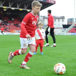 Bristol City vs Charlton Athletic: A Riveting Sky Bet Championship Clash at Ashton Gate Stadium (December 2015) Bristol City vs Charlton Athletic: A Riveting Sky Bet Championship Clash at Ashton Gate Stadium (December 2015)
