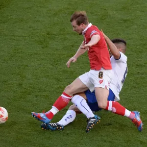 Bristol City vs Chesterfield: Wade Elliott vs Sam Morsy - Intense Battle on the Pitch
