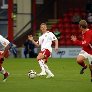Bristol City vs Crewe Alexandra: A Football Rivalry from the 08-09 Season - The Clash Between Bristol City First Team and Crewe Alexandra