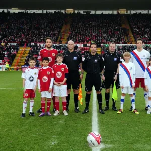 Season 10-11 Framed Print Collection: Bristol City v Crystal Palace