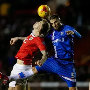 Bristol City vs Gillingham: Aden Flint vs Max Ehmer Aerial Battle
