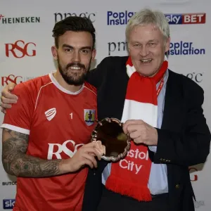 Bristol City vs Gillingham: A Sky Bet League One Battle at Ashton Gate (March 14, 2015)