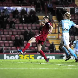 Bristol City vs Hull City: Steven Davies Misses a Key Header Bristol City vs Hull City: Steven Davies Misses a Key Header