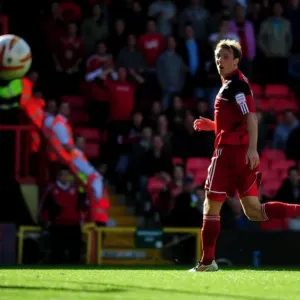 Bristol City vs Leeds United: Martyn Woolford's Missed Header, Championship Football, Ashton Gate