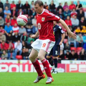 Bristol City vs Millwall: 2010-11 Football Showdown