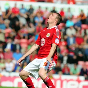 Bristol City vs Millwall: A Football Showdown - Season 10-11