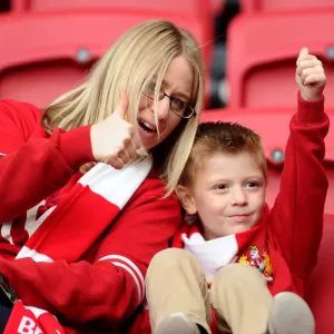 Bristol City vs MK Dons: Passionate Fans at Ashton Gate, Sky Bet Championship (October 2015) Bristol City vs MK Dons: Passionate Fans at Ashton Gate, Sky Bet Championship (October 2015)