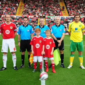 Bristol City vs. Norwich City Print - Season 10-11 Match Programme Bristol City vs. Norwich City Print - Season 10-11 Match Programme