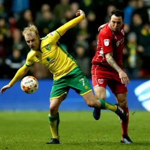 Bristol City vs. Norwich City: Lee Tomlin Challenges Steven Naismith