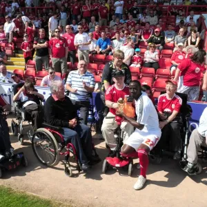 Bristol City vs. Nottingham Forest: 2010-11 Season Showdown - A Football Rivalry Unfolds