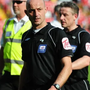Bristol City vs. Nottingham Forest: 2010-11 Season Showdown - A Football Rivalry Unfolds
