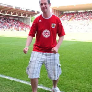 Bristol City vs. Nottingham Forest: A Football Showdown - Season 10-11