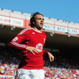 Bristol City vs. Nottingham Forest: A Football Showdown - Season 10-11