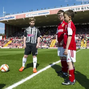 Bristol City vs Notts County Clash: Sky Bet League One Rivalry at Ashton Gate (April 2014) Bristol City vs Notts County Clash: Sky Bet League One Rivalry at Ashton Gate (April 2014)