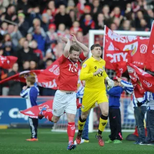 Bristol City vs Notts County: Wade Elliott in Action at Ashton Gate, Sky Bet League One Bristol City vs Notts County: Wade Elliott in Action at Ashton Gate, Sky Bet League One