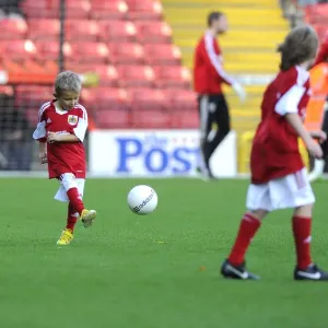 Bristol City vs Oldham Athletic: A Fierce Rivalry in Sky Bet League One - November 2013 (Ashton Gate) Bristol City vs Oldham Athletic: A Fierce Rivalry in Sky Bet League One - November 2013 (Ashton Gate)