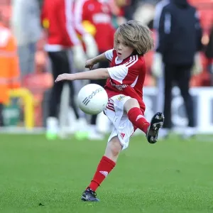 Bristol City vs Oldham Athletic: Reigniting the Rivalry at Ashton Gate, November 2013 - Football Showdown Bristol City vs Oldham Athletic: Reigniting the Rivalry at Ashton Gate, November 2013 - Football Showdown
