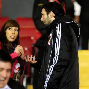 Bristol City vs Portsmouth: A Football Rivalry Ignited - Season 10-11