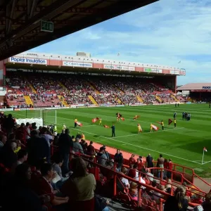 Bristol City vs Portsmouth: A Football Rivalry - Season 11-12 (Bristol City First Team)