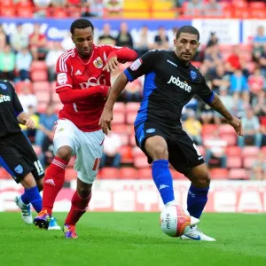 Bristol City vs Portsmouth: Nicky Maynard vs Hayden Mullins Battle in Championship Match, 2008-11