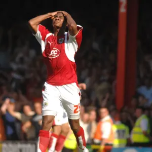 Bristol City vs. QPR: Marvin Elliott in Action