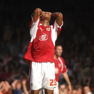 Bristol City vs. QPR: Marvin Elliott in Action