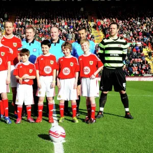 Season 10-11 Photographic Print Collection: Bristol City v Scunthorpe United