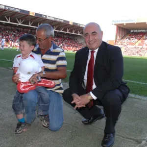 Bristol City vs Scunthorpe United: A Football Rivalry - Season 09-10