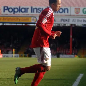Bristol City vs Scunthorpe United: A Football Showdown - Season 10-11