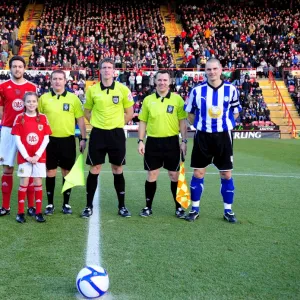 Season 10-11 Framed Print Collection: Bristol City v Sheffield Wednesday